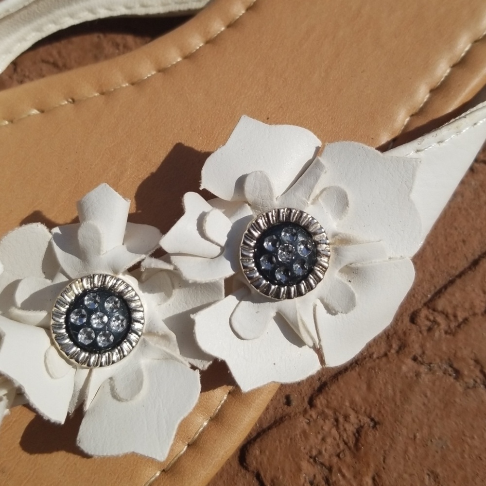 Sandals - Picture 4 of 4